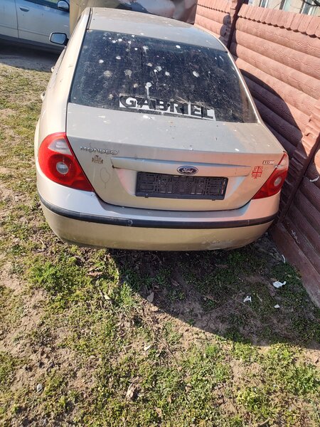 Dezmembrez Ford Mondeo mk3 din 2003